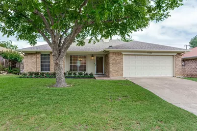 7305 S Meadow Drive E, Fort Worth, TX 76133 - Photo 1