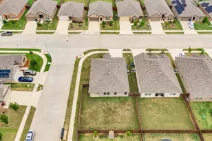 1219 Fairbanks Dr, Ennis, TX 75119 - Photo 19