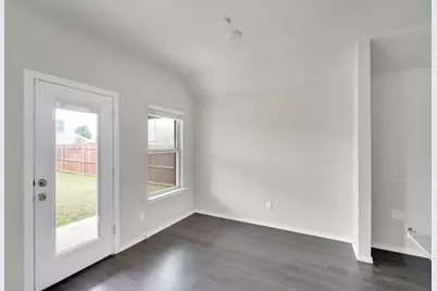 1219 Fairbanks Drive, Ennis, TX 75119 - Photo 5