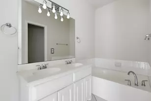 121 Wildwood Ct, Grapevine, TX 76051 - Photo 15