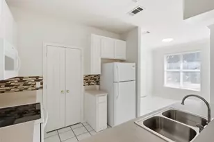 121 Wildwood Ct, Grapevine, TX 76051 - Photo 3