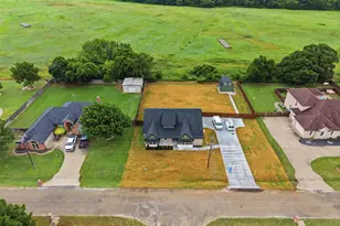 3201 Walnut Creek Pkwy, Granbury, TX 76049 - Photo 39