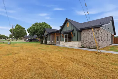 3201 Walnut Creek Parkway, Granbury, TX 76049 - Photo 3