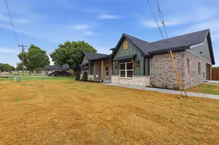 3201 Walnut Creek Pkwy, Granbury, TX 76049 - Photo 3