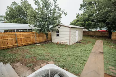 305 Ball Street, Tom Bean, TX 75491 - Photo 29