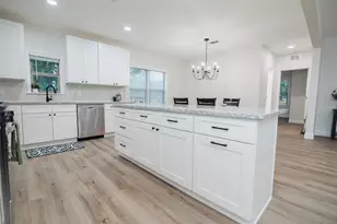 305 Ball St, Tom Bean, TX 75491 - Photo 11