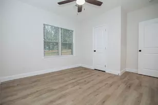 305 Ball St, Tom Bean, TX 75491 - Photo 13