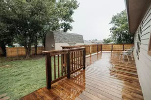 305 Ball St, Tom Bean, TX 75491 - Photo 25
