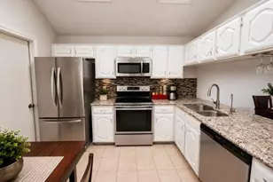 2125 Rose Cliff Ln, Carrollton, TX 75007 - Photo 5