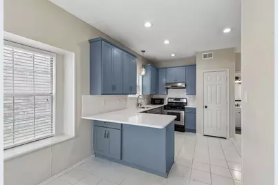 2212 Meadowstone Drive, Carrollton, TX 75006 - Photo 9
