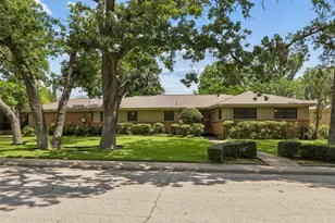 1637 Hendrix Dr, Irving, TX 75061 - Photo 1
