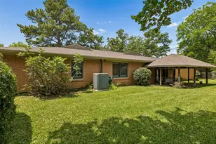 1637 Hendrix Dr, Irving, TX 75061 - Photo 5