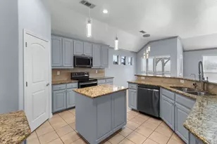 945 Jodie Dr, Weatherford, TX 76087 - Photo 3