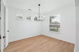 2407 Laguna Ln, Arlington, TX 76012 - Photo 5