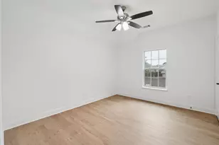 2407 Laguna Ln, Arlington, TX 76012 - Photo 27
