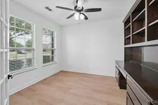 2407 Laguna Ln, Arlington, TX 76012 - Photo 15
