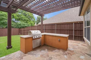 2407 Laguna Ln, Arlington, TX 76012 - Photo 31