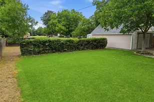 321 S Main St, Irving, TX 75060 - Photo 23