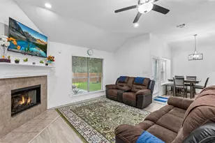 2017 Kenny Ct, Lewisville, TX 75067 - Photo 5