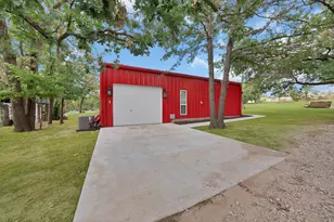 301 Sandlin Ln, Springtown, TX 76082 - Photo 5