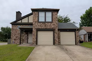 318 Spanish Moss Dr, Arlington, TX 76018 - Photo 1