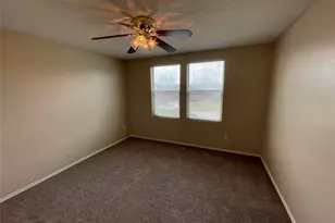 2912 Crimson Clover Dr, Lancaster, TX 75134 - Photo 11