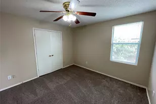 2912 Crimson Clover Dr, Lancaster, TX 75134 - Photo 9
