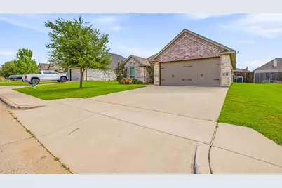 123 Donna Circle, Granbury, TX 76049 - Photo 3