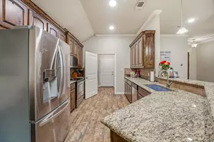 123 Donna Cir, Granbury, TX 76049 - Photo 5
