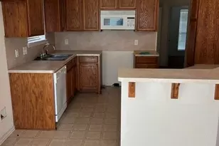 201 Wildcat Dr, Lacy Lakeview, TX 76705 - Photo 5