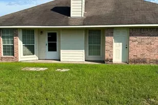 201 Wildcat Dr, Lacy Lakeview, TX 76705 - Photo 13