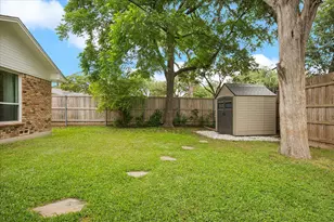 8426 Baumgarten Dr, Dallas, TX 75228 - Photo 33