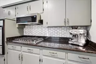 8426 Baumgarten Dr, Dallas, TX 75228 - Photo 15