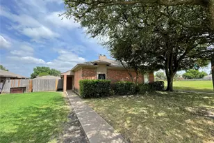1754 Carrington Dr, Glenn Heights, TX 75154 - Photo 3