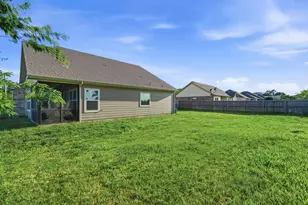 824 E Northside Dr, Pilot Point, TX 76258 - Photo 19