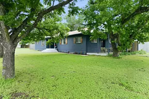 9338 5th St, Crawford, TX 76638 - Photo 11