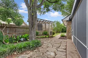 9519 Oak Springs Dr, Woodway, TX 76712 - Photo 31