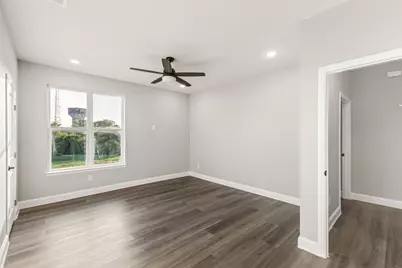 825 Premier Parkway, Grand Prairie, TX 75051 - Photo 11