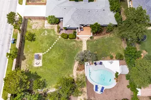 4006 Walnut Hill Ln, Dallas, TX 75229 - Photo 29