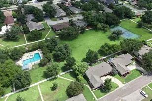 15515 Leavalley Cir, Dallas, TX 75248 - Photo 25