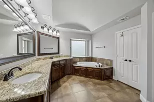 1310 Billingsley Dr, Waxahachie, TX 75167 - Photo 15