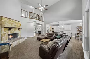 1310 Billingsley Dr, Waxahachie, TX 75167 - Photo 9