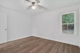 541 NW King St, Burleson, TX 76028 - Photo 19