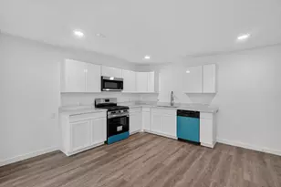 541 NW King St, Burleson, TX 76028 - Photo 11
