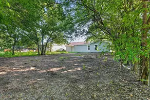 541 NW King St, Burleson, TX 76028 - Photo 23