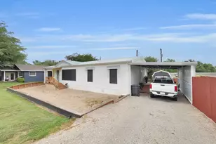 3909 Valley Ridge Dr, Granbury, TX 76048 - Photo 3
