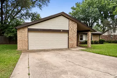 329 Stratford Drive, Hurst, TX 76054 - Photo 3