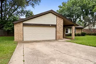 329 Stratford Dr, Hurst, TX 76054 - Photo 3