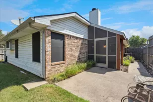 2232 Turf Club Dr, Arlington, TX 76017 - Photo 13