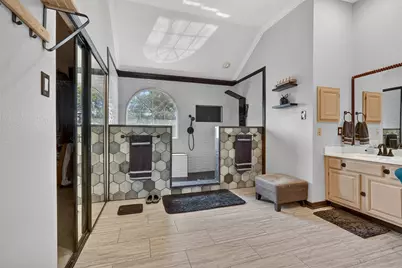 6319 Lake Bluff Drive, Dallas, TX 75249 - Photo 19